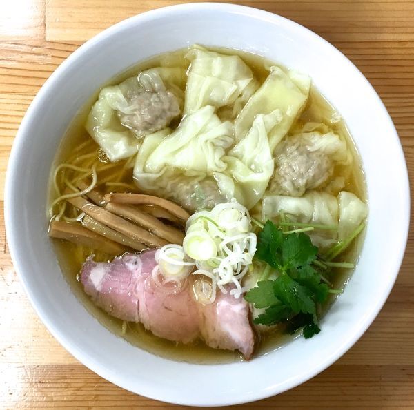 「冷酒（本醸造梅乃宿）→塩ワンタン麺＋味玉」@中華そば こてつの写真
