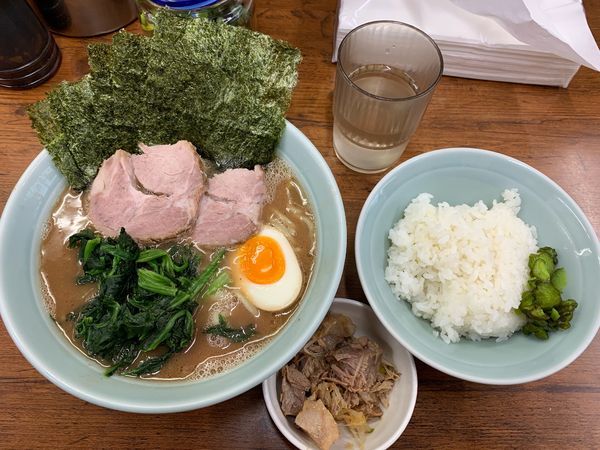 「ミニ装備770円、マボチャー50円」@横浜ラーメン 武蔵家 成増店の写真