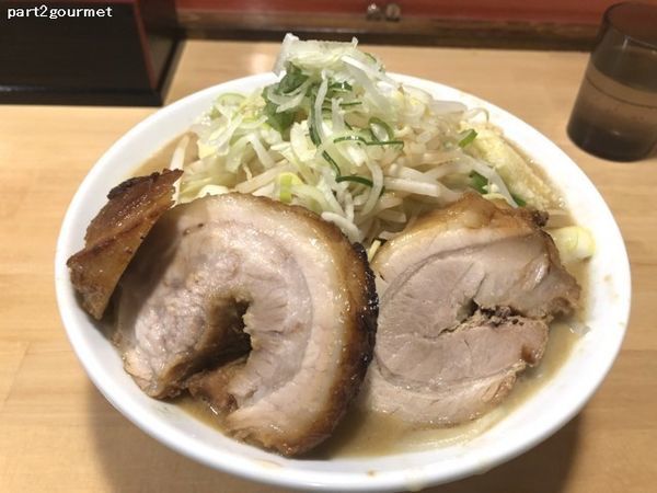 「らーめん豚1切れ+豚券 「ニンニクネギ」(1,090円)」@ちばから 郡山店の写真