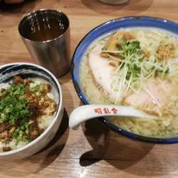塩ラーメン(大盛り)＆そぼろチーズ丼