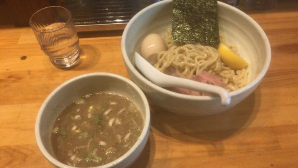 「しおつけ麺 味玉：960円」@○心厨房の写真