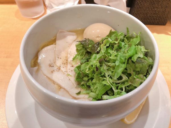 「鶏白湯塩らーめん」@麺屋 時茂 大久保店の写真