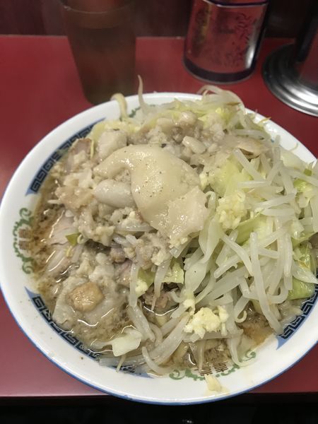 「小ラーメン豚入り、ヤサイ、ニンニク、アブラ」@ラーメン二郎 目黒店の写真