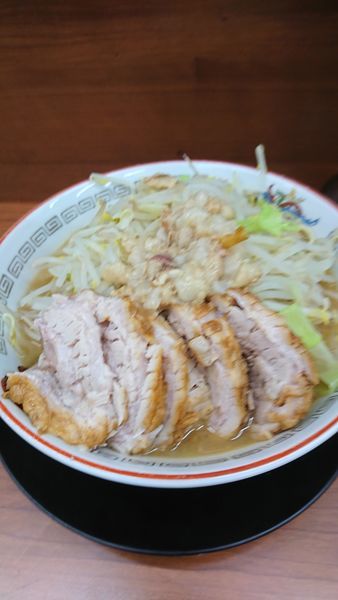 「小豚 ヤサイアブラ」@豚山 平塚店の写真