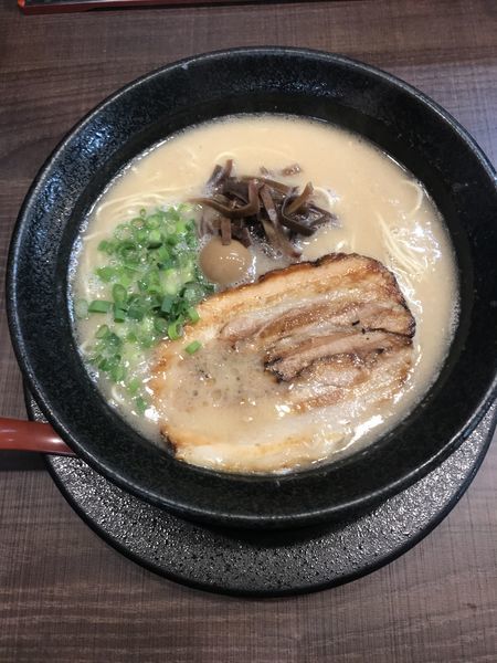 「鬼炊き豚骨らーめん」@鬼炊き豚骨ラーメン まくり屋の写真