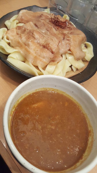 「とろ肉カレーつけ麺大盛」@とろ肉つけ麺 魚とんの写真