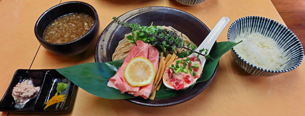 「豪華濃厚まぐろつけそば大盛」@中華そば よしかわの写真