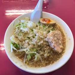 背脂醤油野菜盛り脂多め 780円