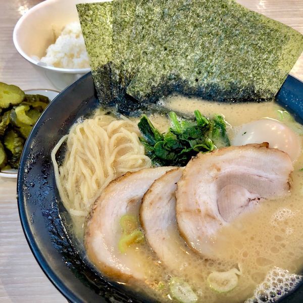 「豚骨醤油SP961円」@横浜家系ラーメン 印西家の写真