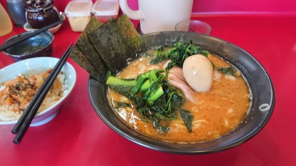 「チャーシュー麺大(青菜増し)硬め＋濃いめ」@杉田家 千葉祐光店の写真
