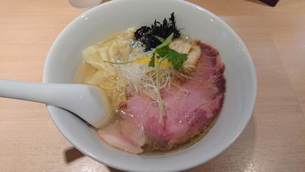 「一周年記念限定 貝出汁潮らぁ麺」@らぁ麺 はやし田 新宿本店の写真