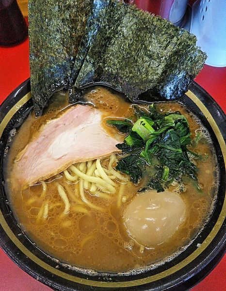 「ラーメン 690円＋味玉子 80円」@家系ラーメン 王道 いしいの写真