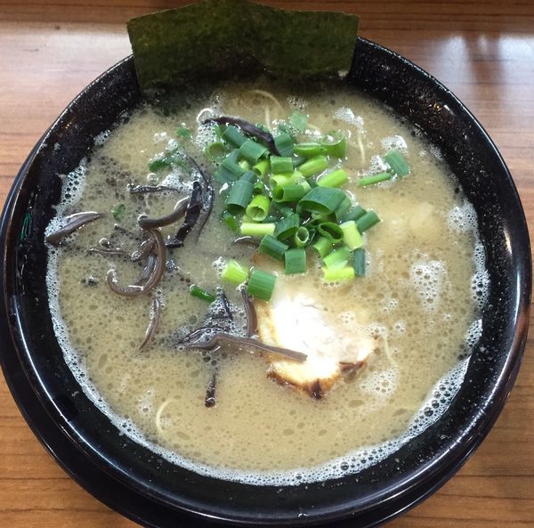 「ラーメン750円他」@博多長浜らーめん ぼたんの写真