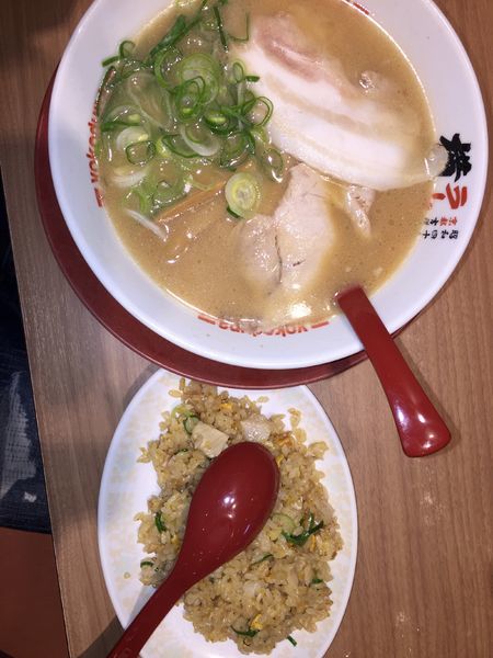 「半チャーハンセット」@ラーメン横綱 阪急三番街店の写真