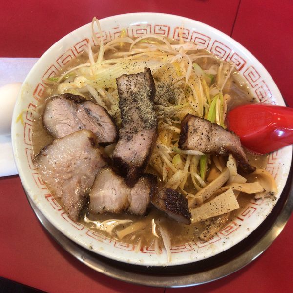 「ねぎとんしおチャーシュー950円+玉子+餃子250円」@大ちゃんらーめんの写真