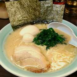 味玉醤油豚骨ラーメン+ネギ丼