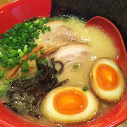 とんこつらぁめんスペシャル￥８００+替玉￥１００