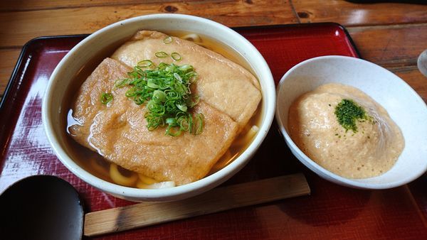 「きつね650円 とろろご飯280円」@しょうね家の写真