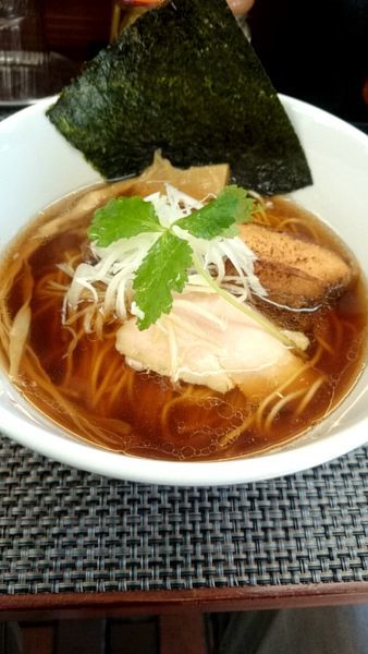 「煮干し醤油ラーメン（７３０円）」@麺や 睡蓮の写真