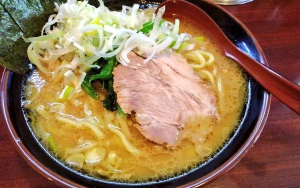 「家系ラーメン(醤)＋長ねぎ」@極旨家の写真
