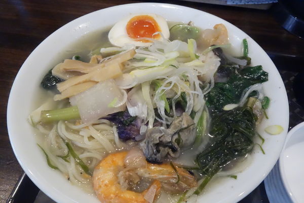 「【土日限定】三陸 海鮮ラーメン」@旬彩ダイニング Kitchen 比呂の写真