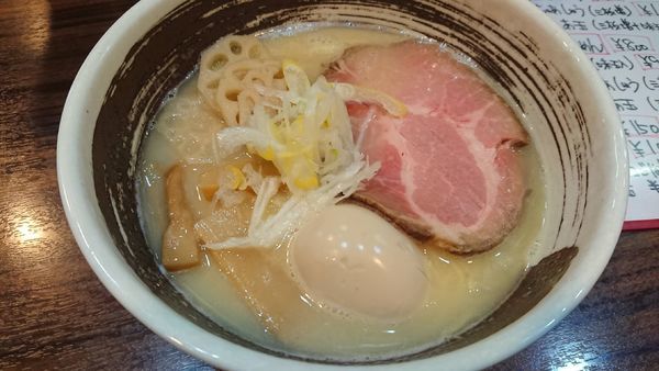 「しお玉　900円」@らあめん ひばりやの写真