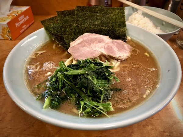 「ラーメン中盛＋半ライス」@家系中華蕎麦 家道の写真