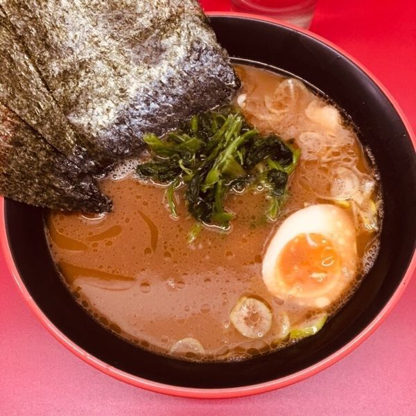 「レディースラーメン 油少なめ 500円」@横濱家系ラーメン 勝鬨家の写真