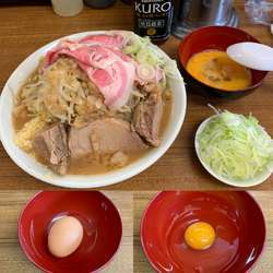 ラーメン半分 大寒卵 豚増しMIX 野菜 にんにく