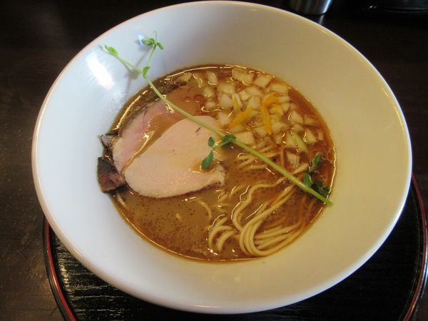 「限定　柚子薫る焼き牡蠣らぁめん（９８０円）」@麺処 学の写真