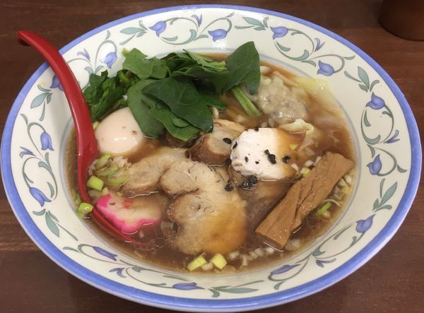 「特製しょうゆらぁめん(平打ち麺)」@4代目松屋食堂の写真