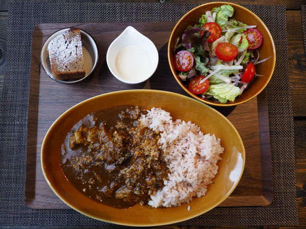 「牛すじと玉ねぎのカレー」@ROSSHIESの写真