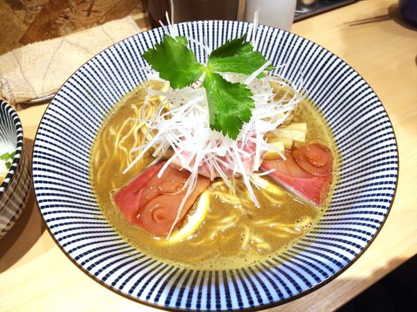 「【限定】寒ブリそば＋いわし丼＋ブリ刺し＋日本酒　900＋α円」@寿製麺 よしかわ 西台駅前店の写真