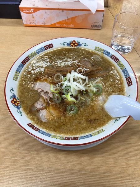 「背脂醤油らーめん」@らーめんの土佐屋 宮内店の写真