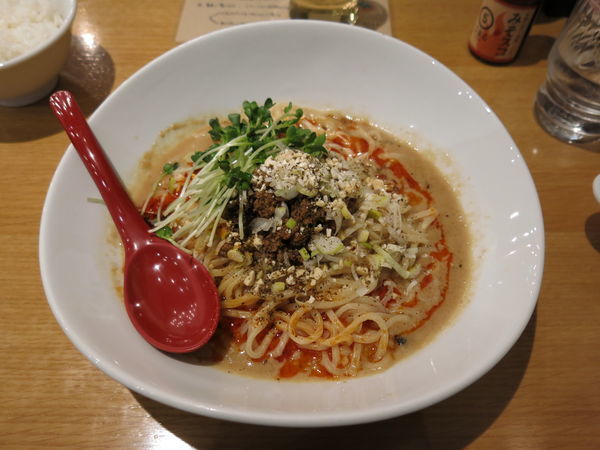 「濃厚汁なし担担麺：880円」@担担麺 ごまる 銀座店の写真