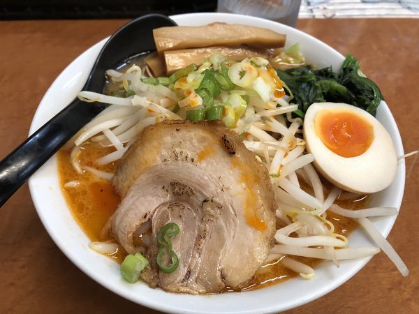 「辛味噌豚骨」@横浜家系ラーメン鶴ヶ峰家の写真