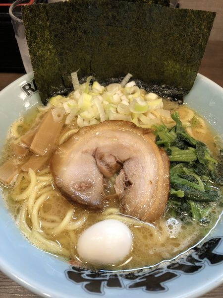 「らーめん全普通」@横浜家系らーめん 松壱家 横浜店の写真