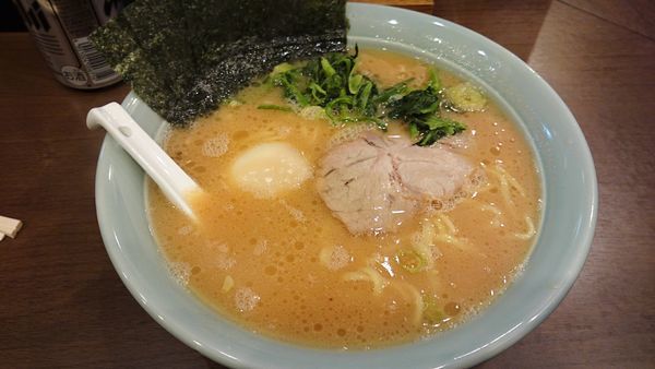 「ラーメン中 味玉」@寿々㐂家 曙町店の写真