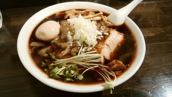 「じらい屋らぁめん＋味玉＋トリタマ」@らあめん工房 じらい屋の写真