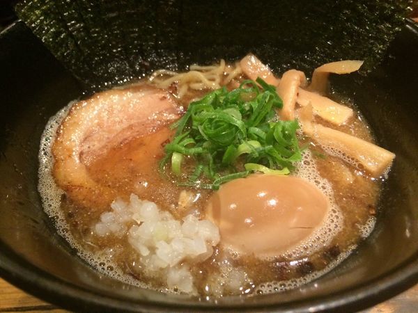 「焼き煮干しラーメン¥850、のり¥100」@麺や 幸村の写真