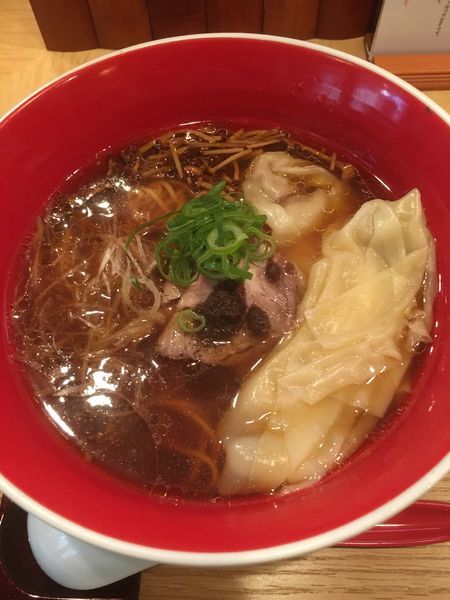 「ワンタン醤油Soba」@Japanese Soba Noodles 蔦の写真