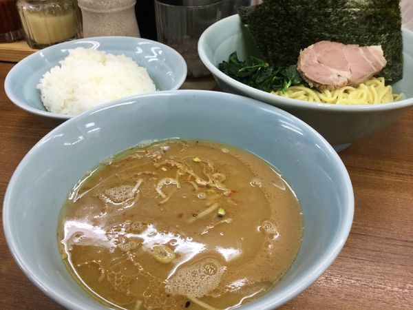 「つけ麺 並650円硬め濃いめ多め」@横浜ラーメン 武蔵家 北千住店の写真