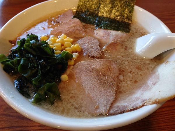 「しょうゆらーめん(TOPチャーシュー)」@豚骨ラーメン はなの写真
