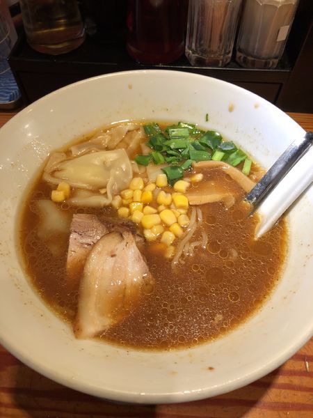 「【1月限定】味噌ワンタン麺　990円」@らぁ麺屋 つなぎの写真