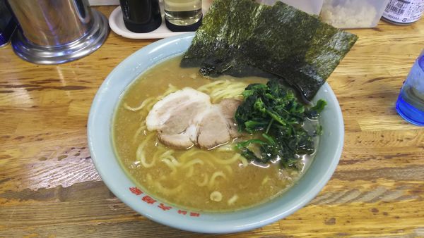 「中盛ラーメン 750円」@六角家 本店の写真