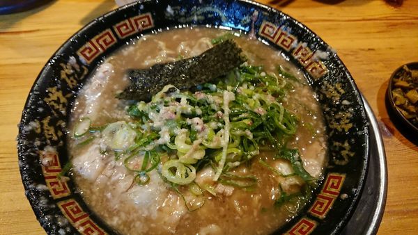 「とんこつラーメン 750円」@無鉄砲 本店の写真