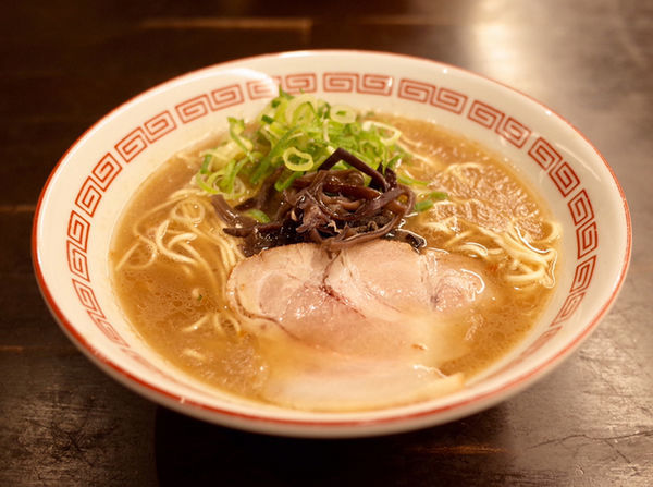 「豚骨らーめん…700円」@中華そば 焼めし かたぶつ食堂の写真