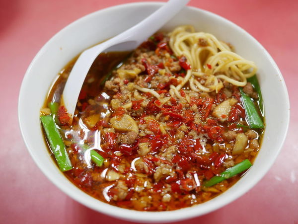 「台湾ラーメン 麺硬め＋ニンニクチャーハン」@矢場味仙の写真
