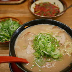 特製ラーメン 麺硬め＋ネギ多め