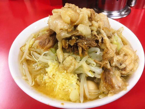 「麺半分豚2枚うずら ニンニクアブラ」@ラーメン二郎 茨城守谷店の写真